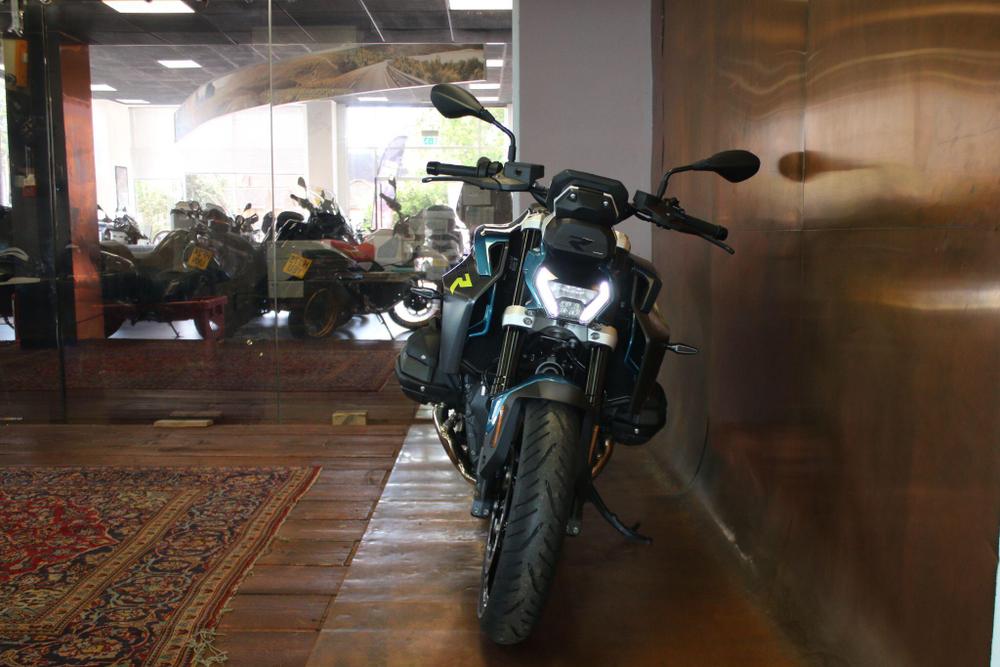 BMW R 1300 R Photo at-b8ad0493b7384bea80fb05db6bbb7390.jpg