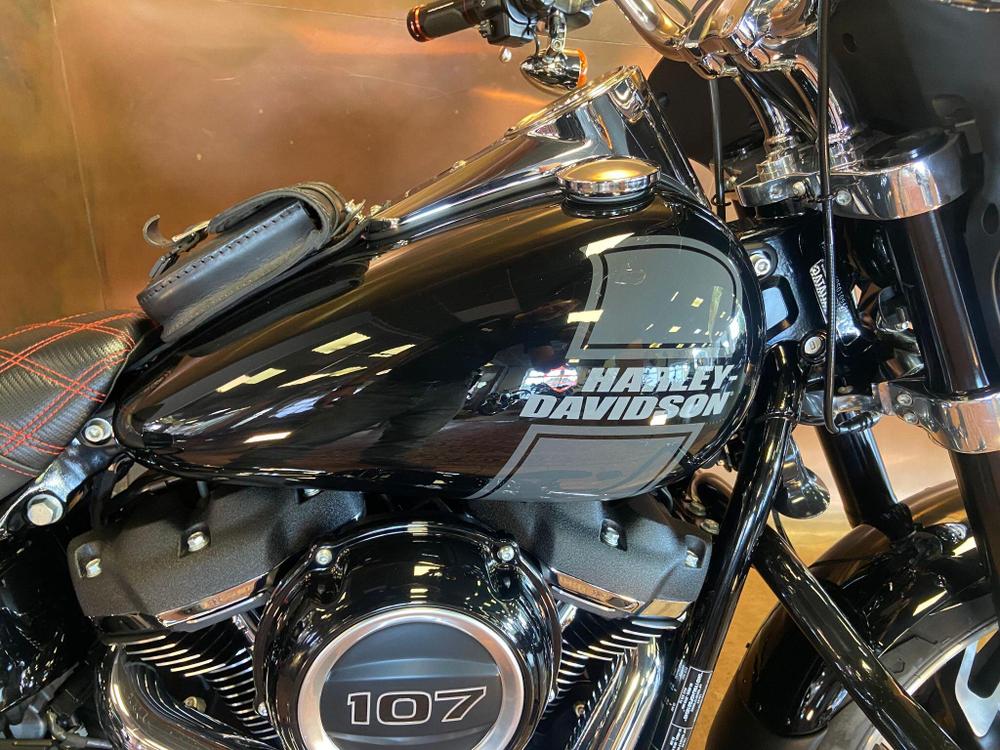 Harley-Davidson Softail Photo at-b8b506f6f95e4391ab739da45fdd394a.jpg