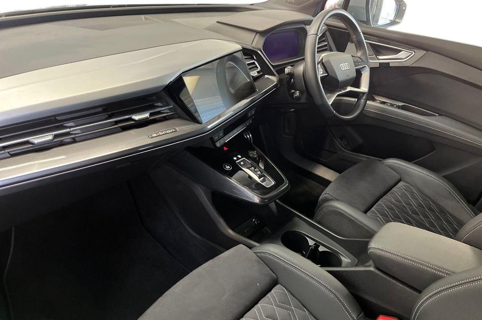 Audi Q4 Photo at-b8e07bb389f846da8e83c7905afbd020.jpg