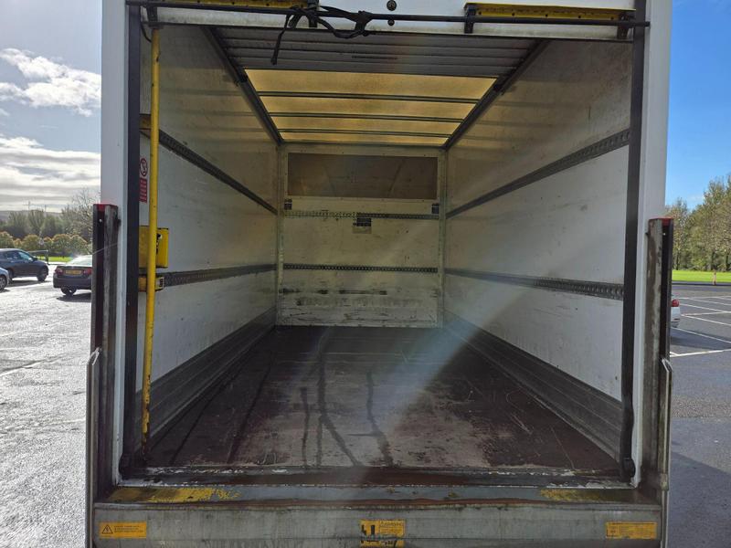 Mercedes-Benz Sprinter Photo at-b92e05d170dc4f81a89471bedf8f25ef.jpg