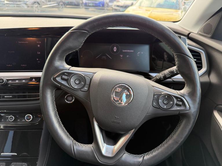Used Vauxhall Grandland WH23AVV 11