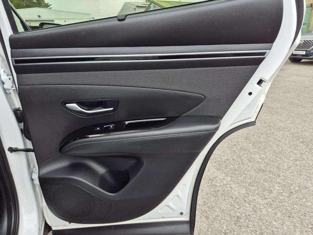 Hyundai TUCSON Photo at-b9b370b1ff80495996f8cecbb5bb5b1b.jpg