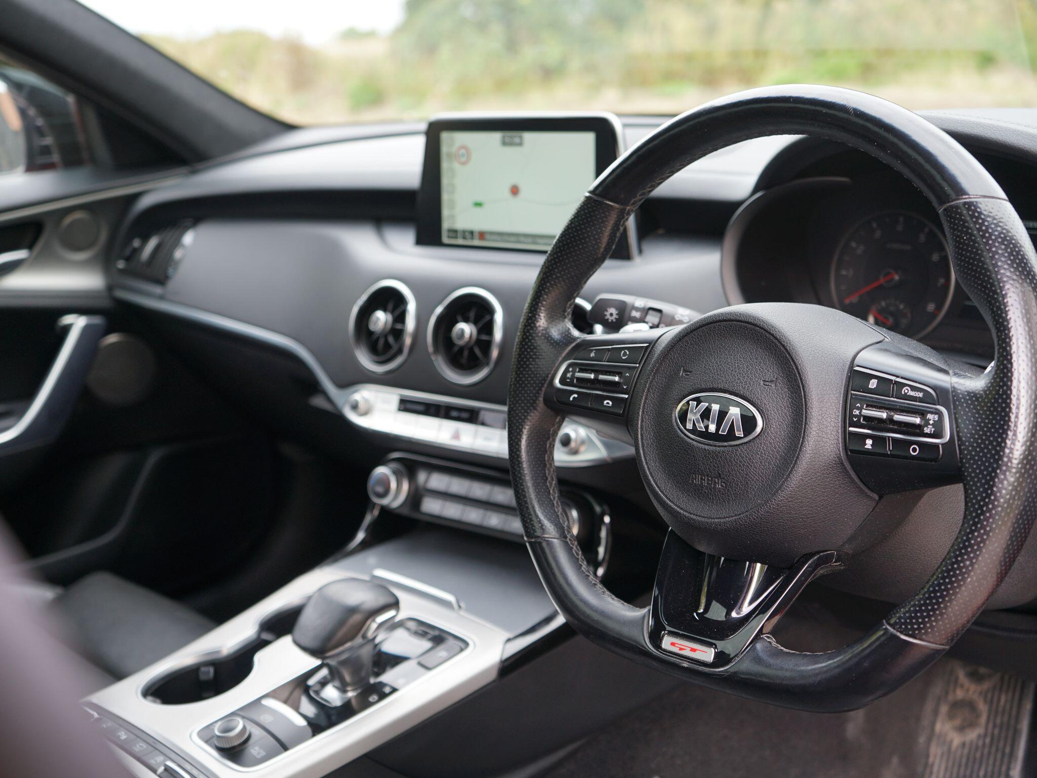 Kia Stinger 3.3 T-GDi V6 GT S Gran Turismo Auto Euro 6 (s/s) 5dr — photo 25