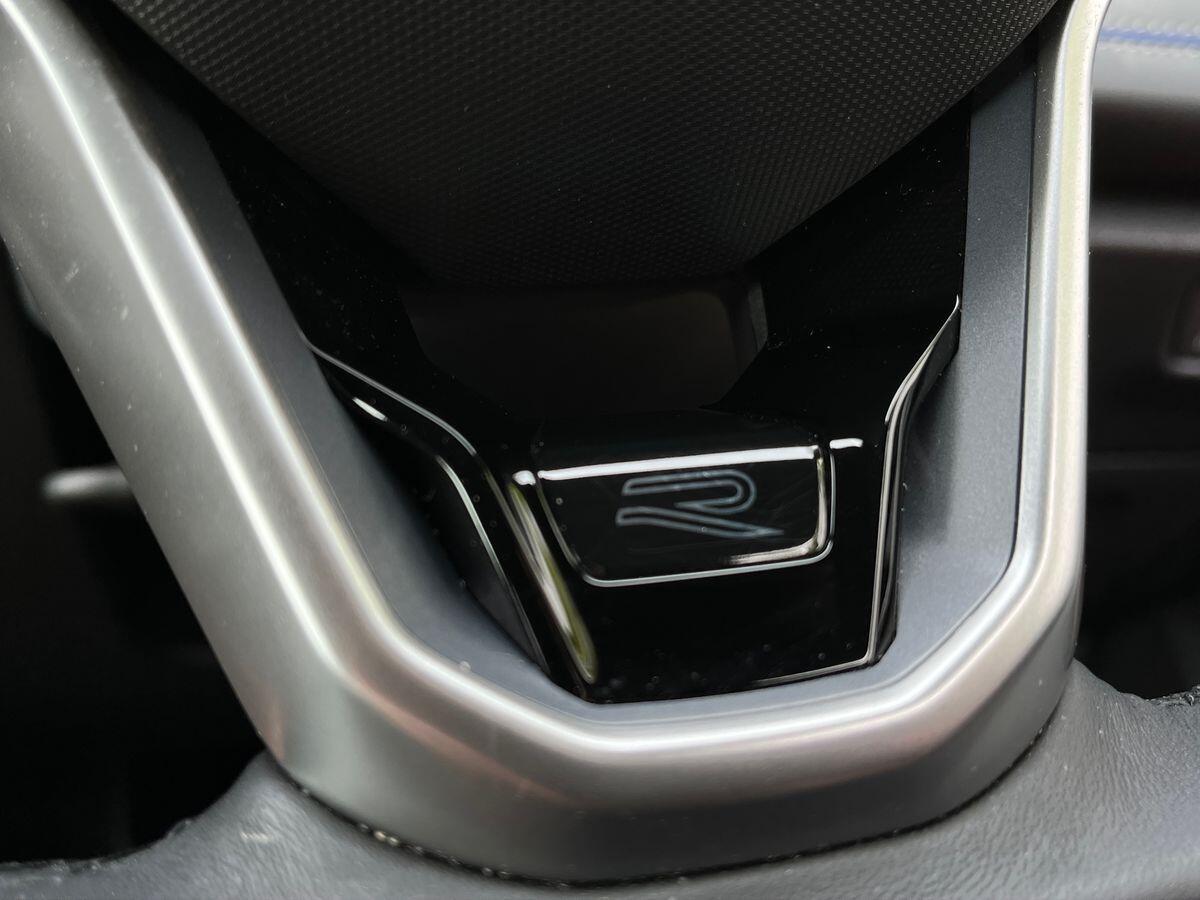 Volkswagen Tiguan Photo at-b9e69bac2968488288a19cd70c92df40.jpg