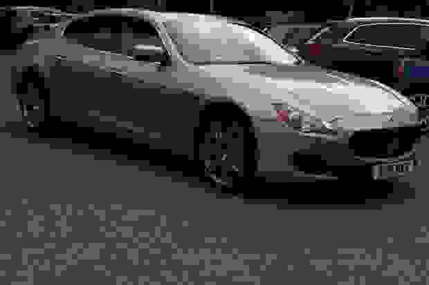 Maserati Quattroporte Photo at-b9e78e0ec07a4153b89bfffa3c9aba7c.jpg