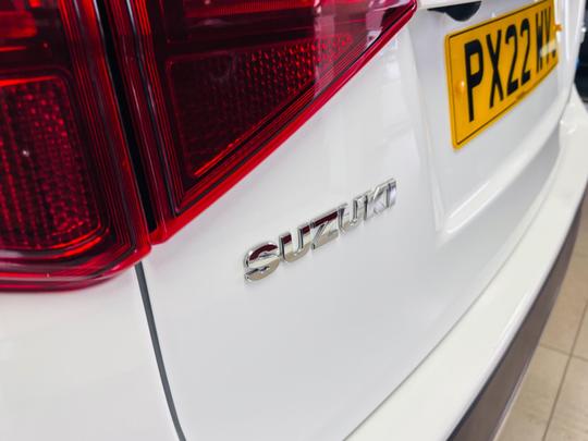Suzuki Vitara Photo at-b9f48ed8d6da48cc8764e7c985be84b5.jpg