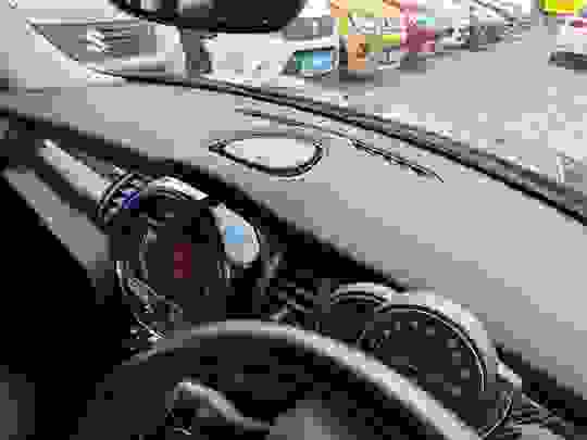 MINI Hatch Photo at-ba020cae3e5347b4b1c93570147fa2ca.jpg
