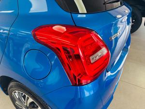 Suzuki Swift Photo 16