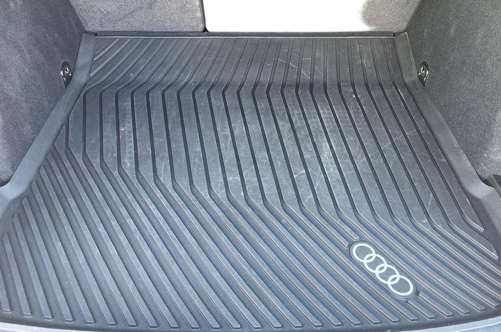 Audi Q6 Photo at-ba1fd533cb164cb998b60c28793b0f79.jpg