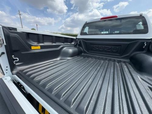 Isuzu D-MAX Photo at-ba2a79b7b8fd43f281b3a1fc1790c27f.jpg