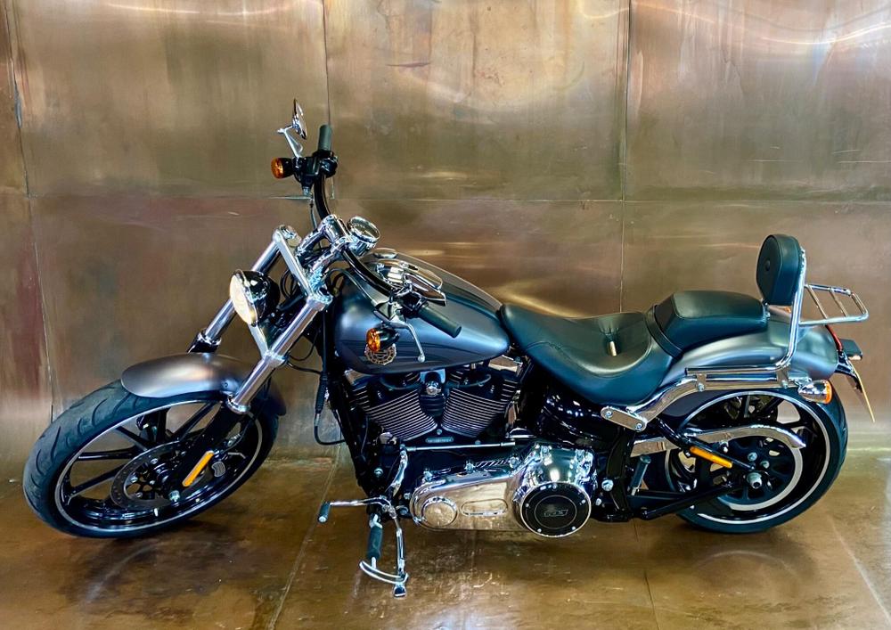 Harley-Davidson Softail Photo at-ba3cabb4ba7a47918ff2ccd30a116886.jpg
