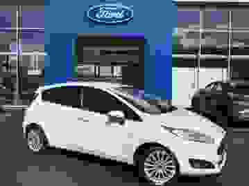 Used 2015 Ford Fiesta 1.0T EcoBoost Titanium Euro 5 (s/s) 5dr White at Islington Motor Group