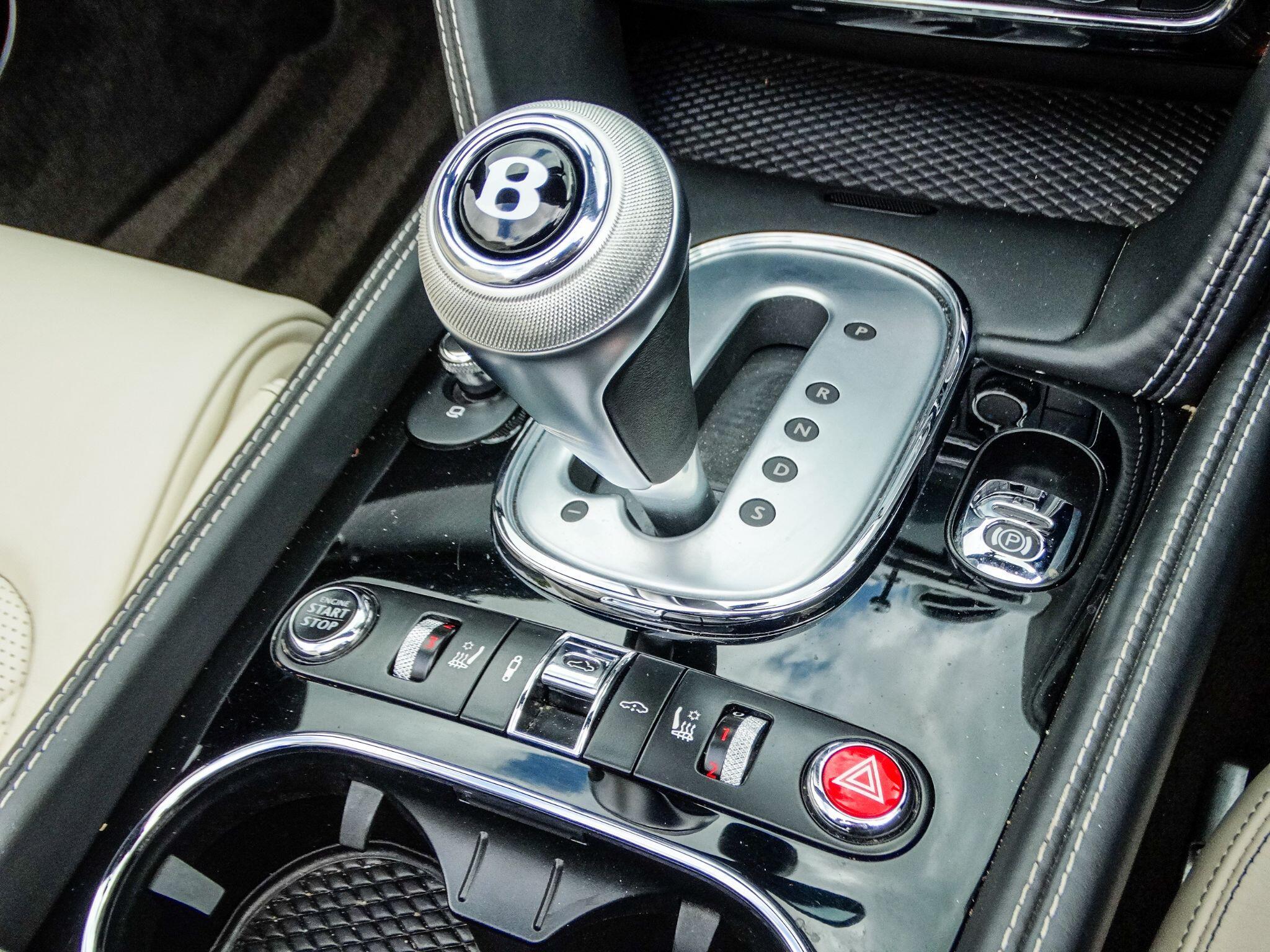 Bentley Continental 6.0 FlexFuel GTC Convertible 2dr Bi Fuel Auto 6Spd 4WD Euro 5 (575 ps) — photo 28