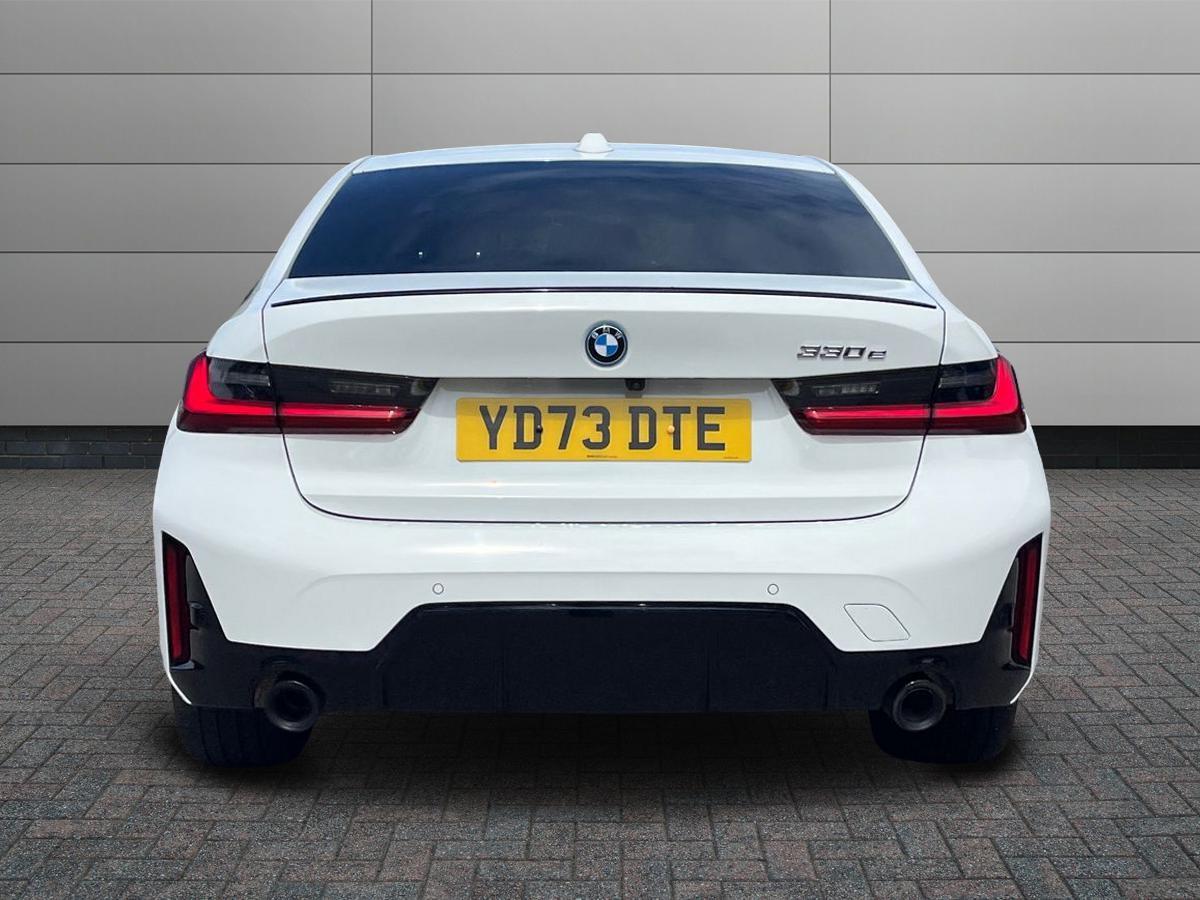 BMW 3 Series Photo 6