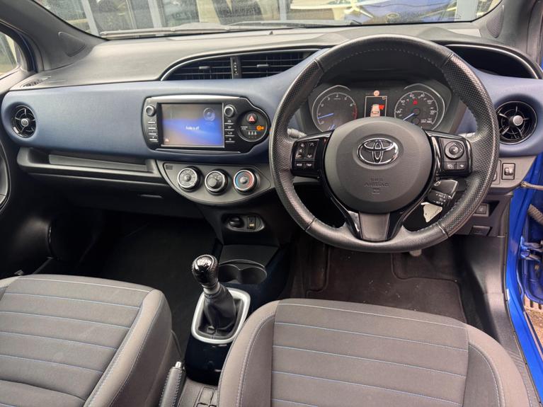 Used Toyota Yaris RV68XDH 25