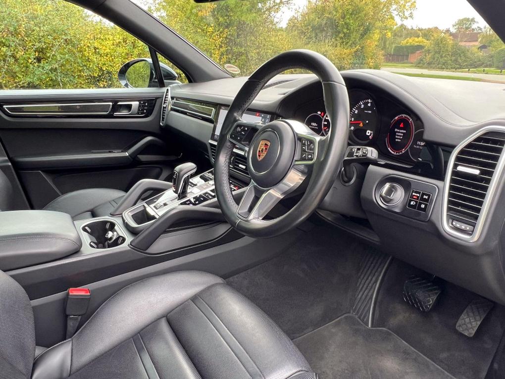 Used Porsche Cayenne VX69TKO 18