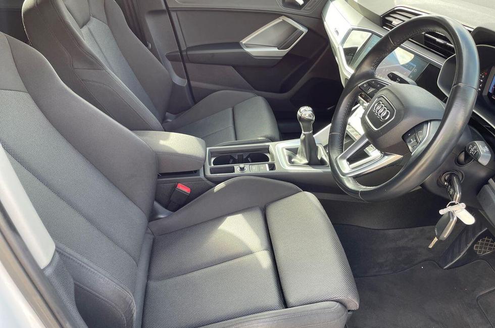Audi Q3 Photo at-bad198c8156b4dc8be61441396e80696.jpg