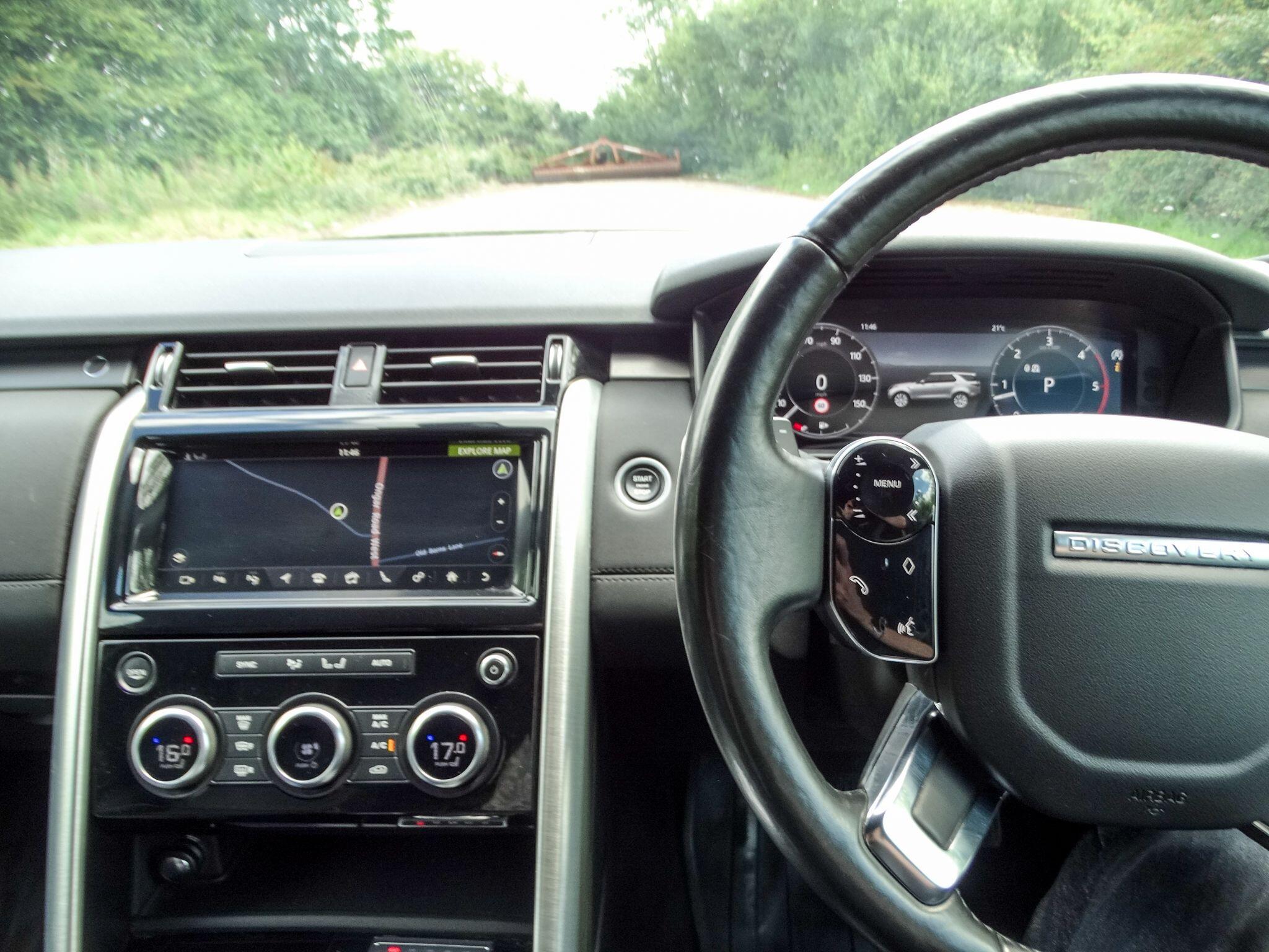 Land Rover Discovery 3.0 SD V6 HSE Auto 4WD Euro 6 (s/s) 5dr — photo 8