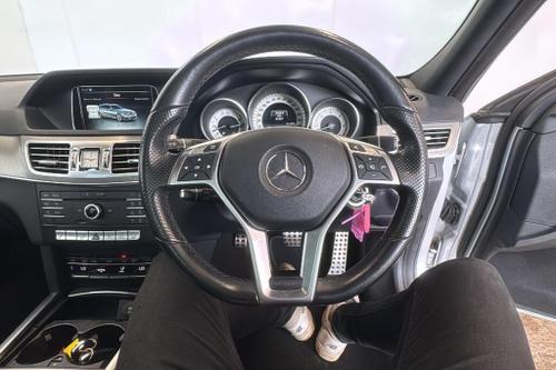 Mercedes-Benz E-CLASS Photo at-bb3f6431567846b0862c46b90fedfb1f.jpg