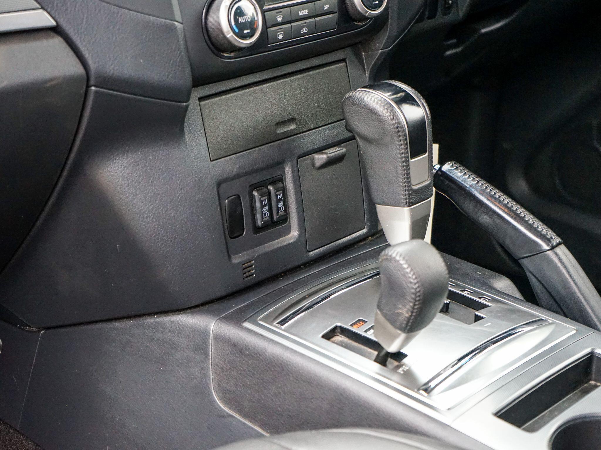 Mitsubishi Shogun 3.2 DI-DC Warrior 4WD L3 3dr — photo 14