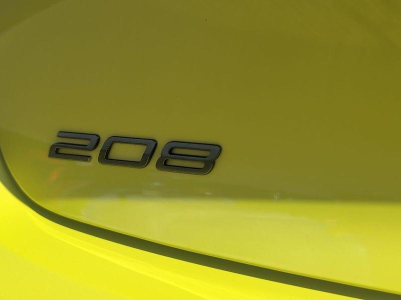 Used Peugeot E-208 202605182493111 32