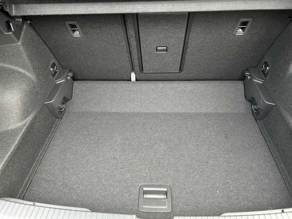 Volkswagen T-Roc Photo at-bba99e49f42249bfbf0ffce2f2490c95.jpg
