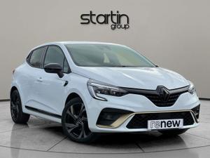 Used 2023 Renault Clio 1.6 E-TECH E-Tech engineered Auto Euro 6 (s/s) 5dr at Startin Group