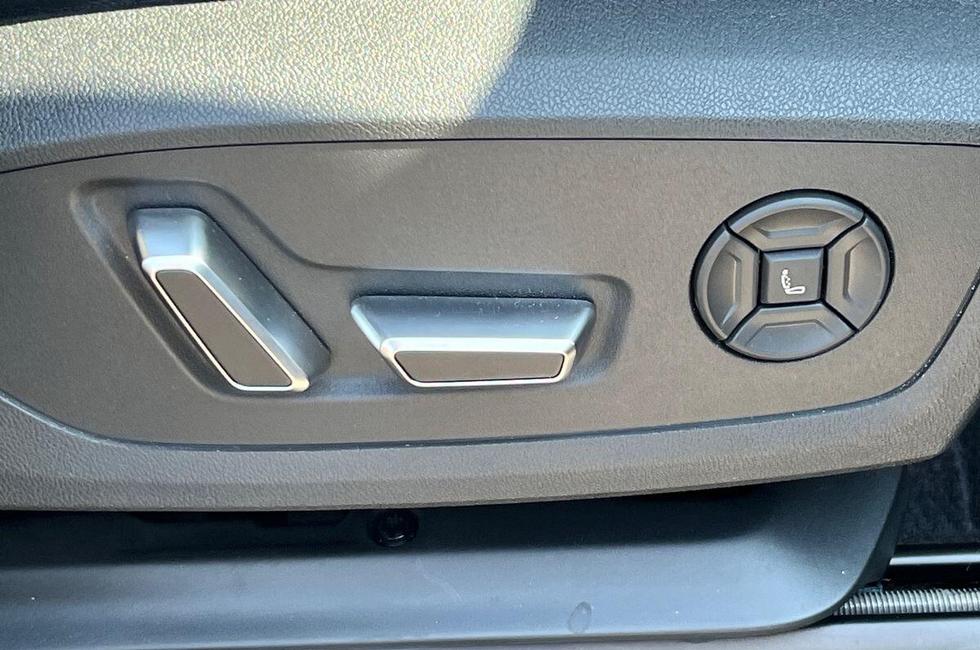 Audi Q6 Photo at-bbeafee6c80b4fa5b84dde99fce973e0.jpg