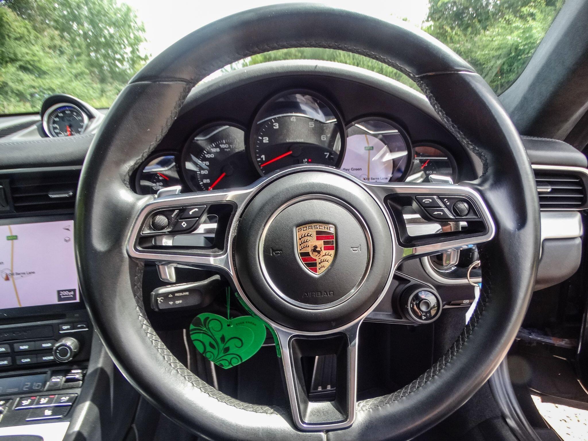 Porsche 911 — photo 7