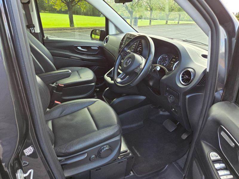 Mercedes-Benz Vito Photo at-bc687cbbcd6a4f2cb68f83abcf2f7826.jpg