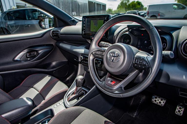 Used Toyota Yaris WR72MVK 12