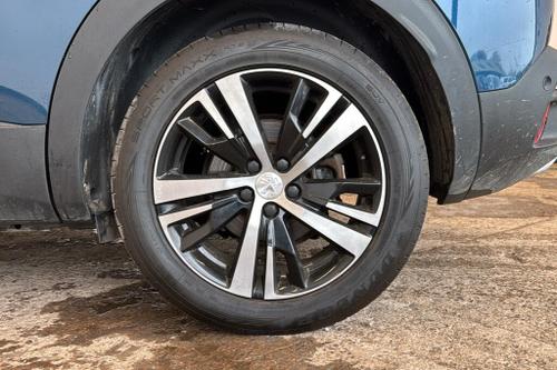 Peugeot 3008 Photo at-bc934610a06a49a292c3a8e436d6b27d.jpg