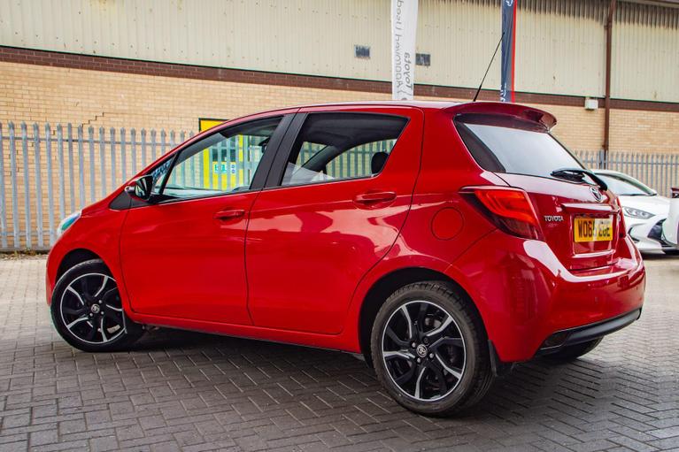 Used Toyota Yaris WO65EGE 9