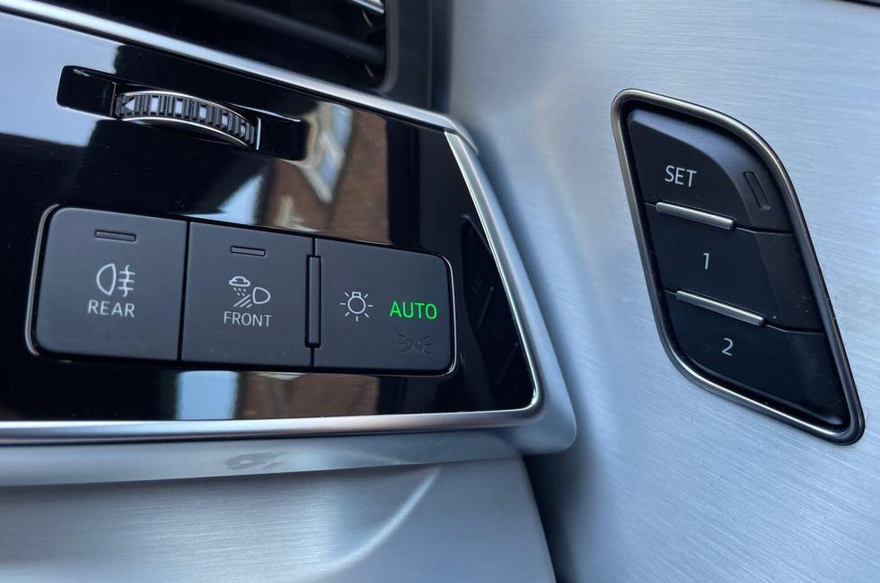 Audi Q7 Photo at-bcb9aff5fd9d47db8fbc80cf539831f5.jpg