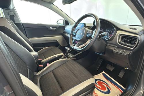 Kia STONIC Photo at-bd01a81de1ac4e3dbc9422e3f6b9e1a7.jpg