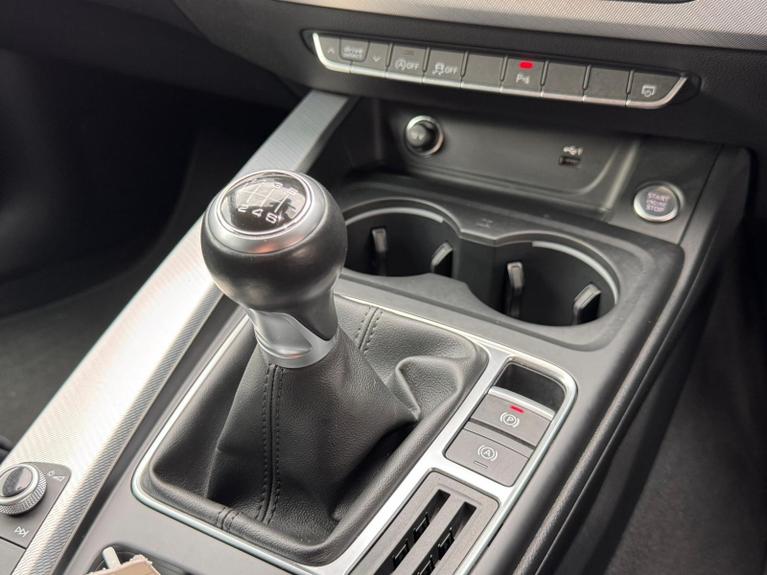 Used Audi A4 Avant WR22HGG 10