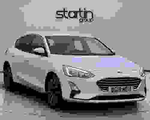 Ford Focus 1.0T EcoBoost Zetec Euro 6 (s/s) 5dr White at Startin Group