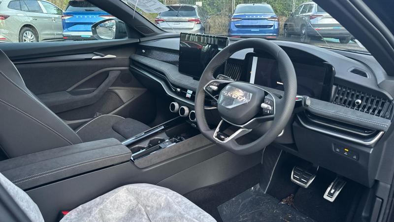 Skoda Superb Photo at-bd541aea32fc41ad88eec95482282f37.jpg