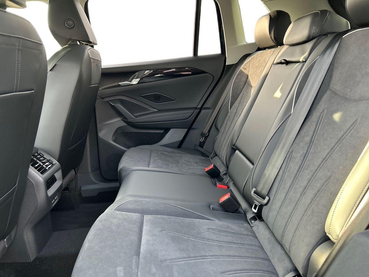 Volkswagen Tiguan Photo at-bd5c64fd6e7d4b6da214ca867ad0c65c.jpg