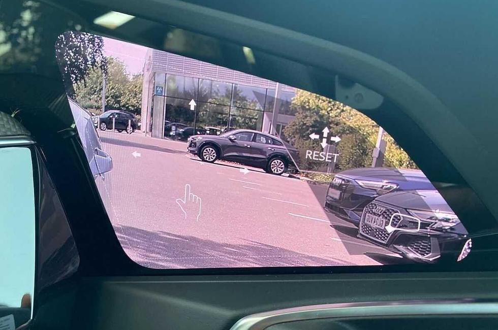 Audi Q8 Photo at-bd7a6584d1b2471c9171d75748344664.jpg