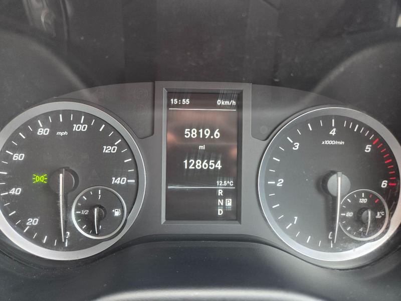 Mercedes-Benz Vito Photo at-bd836d8c100644ebb6b2e7b73f227188.jpg