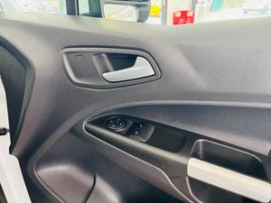 Ford Transit Connect Photo 23