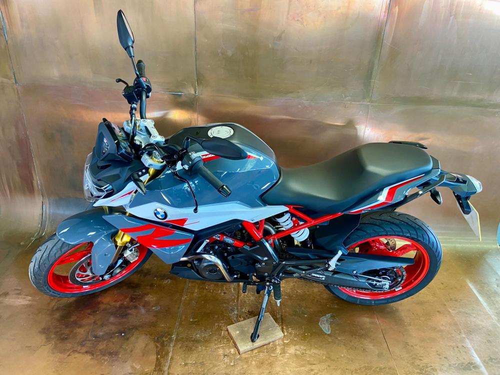 BMW G 310 R Photo at-bd89eec4d7d24d15b9d8f0486ef23ce0.jpg