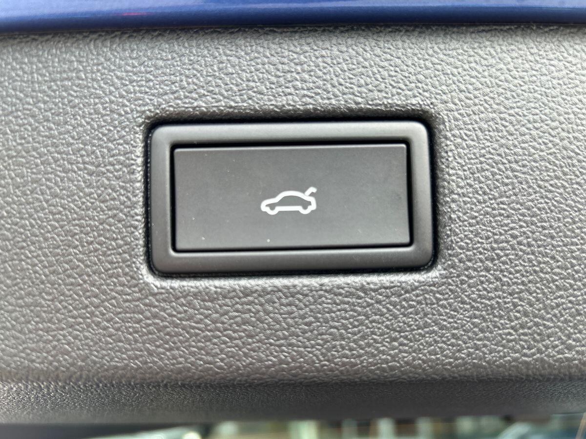 Volkswagen T-roc Photo at-bd8bb3819fe64fb38c10025b4cc761e2.jpg