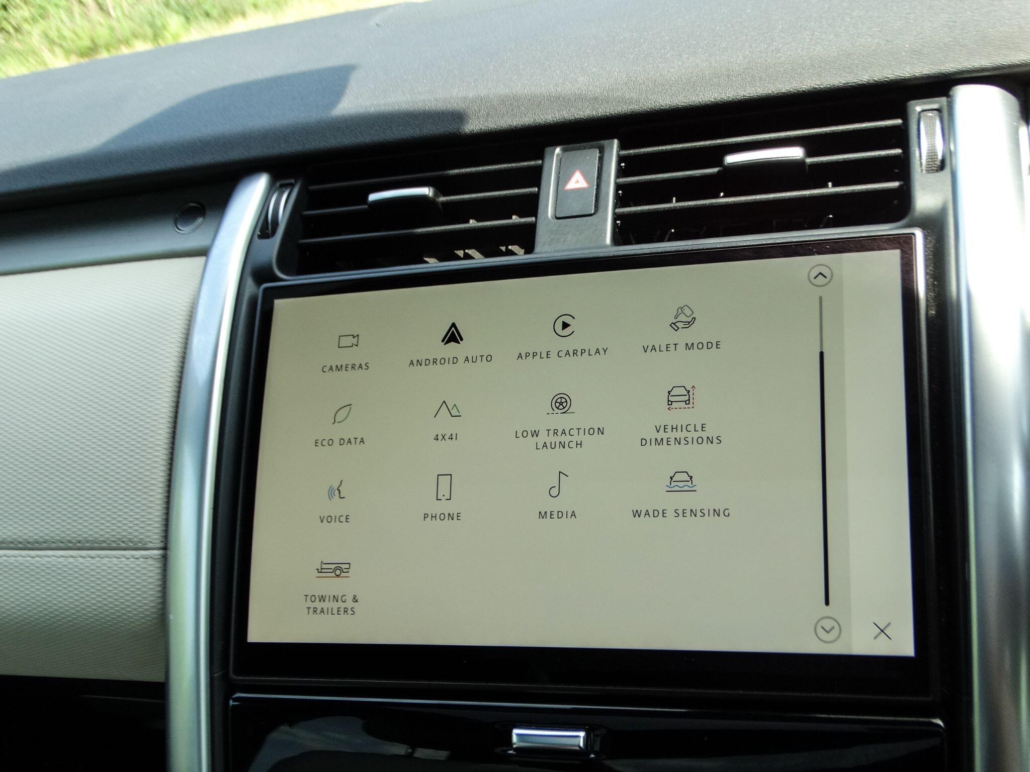 Land Rover Discovery 3.0 D300 MHEV R-Dynamic SE SUV 5dr Diesel Auto 4WD Euro 6 (s/s) (300 ps) — photo 32