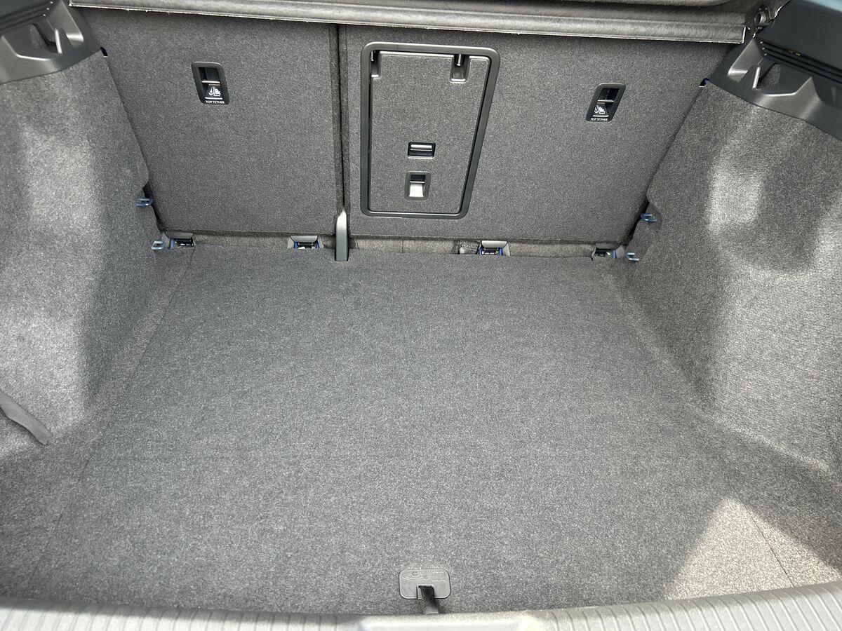 Volkswagen ID.4 Photo at-bd946d146cec40129e129e120290e783.jpg