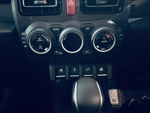 Suzuki Jimny Photo 38