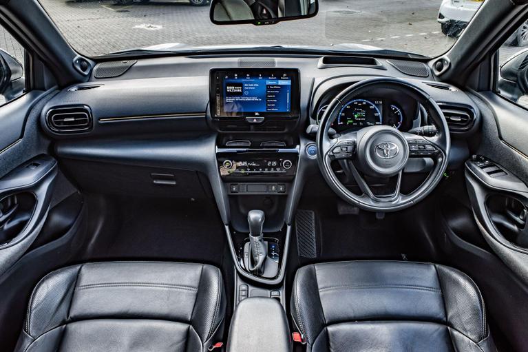 Used Toyota Yaris Cross WH22BZO 8