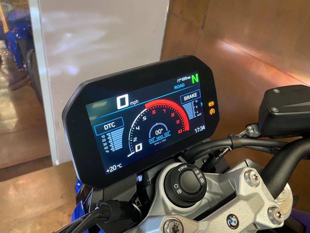 BMW F 900 R Photo at-bda63f548b84427092eee48f67290620.jpg