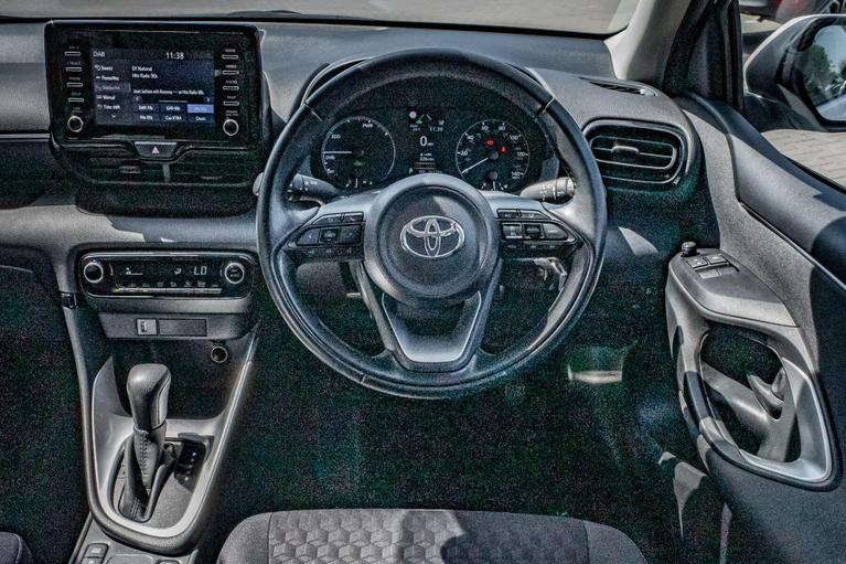 Used Toyota Yaris CP72VKN 9